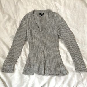 Gray V-neck long sleeve sweater